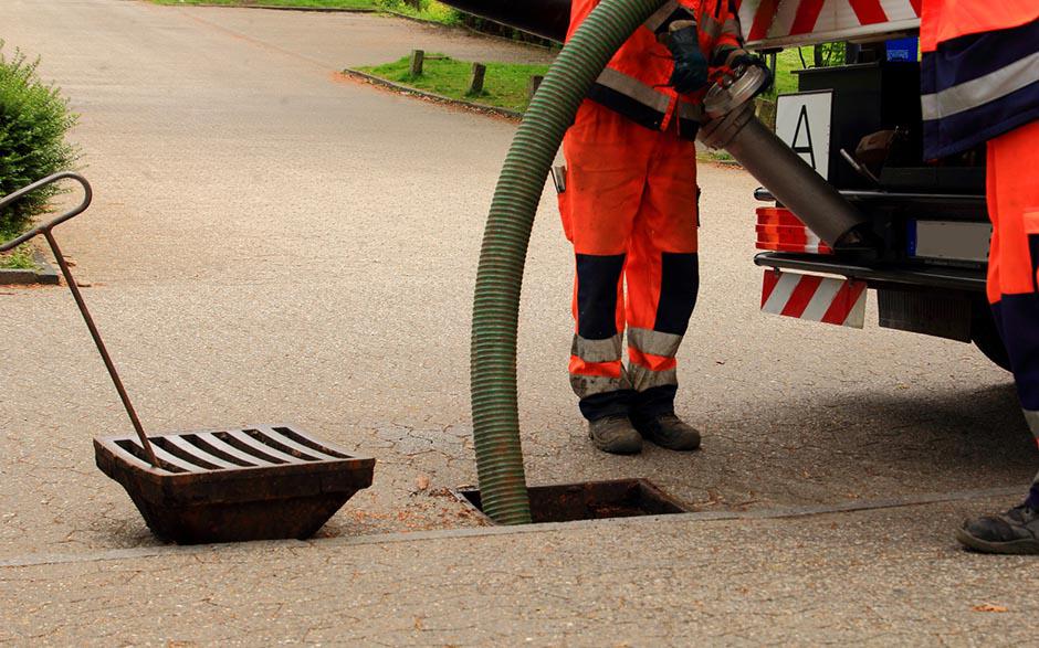 comment déboucher canalisation wc Poissy